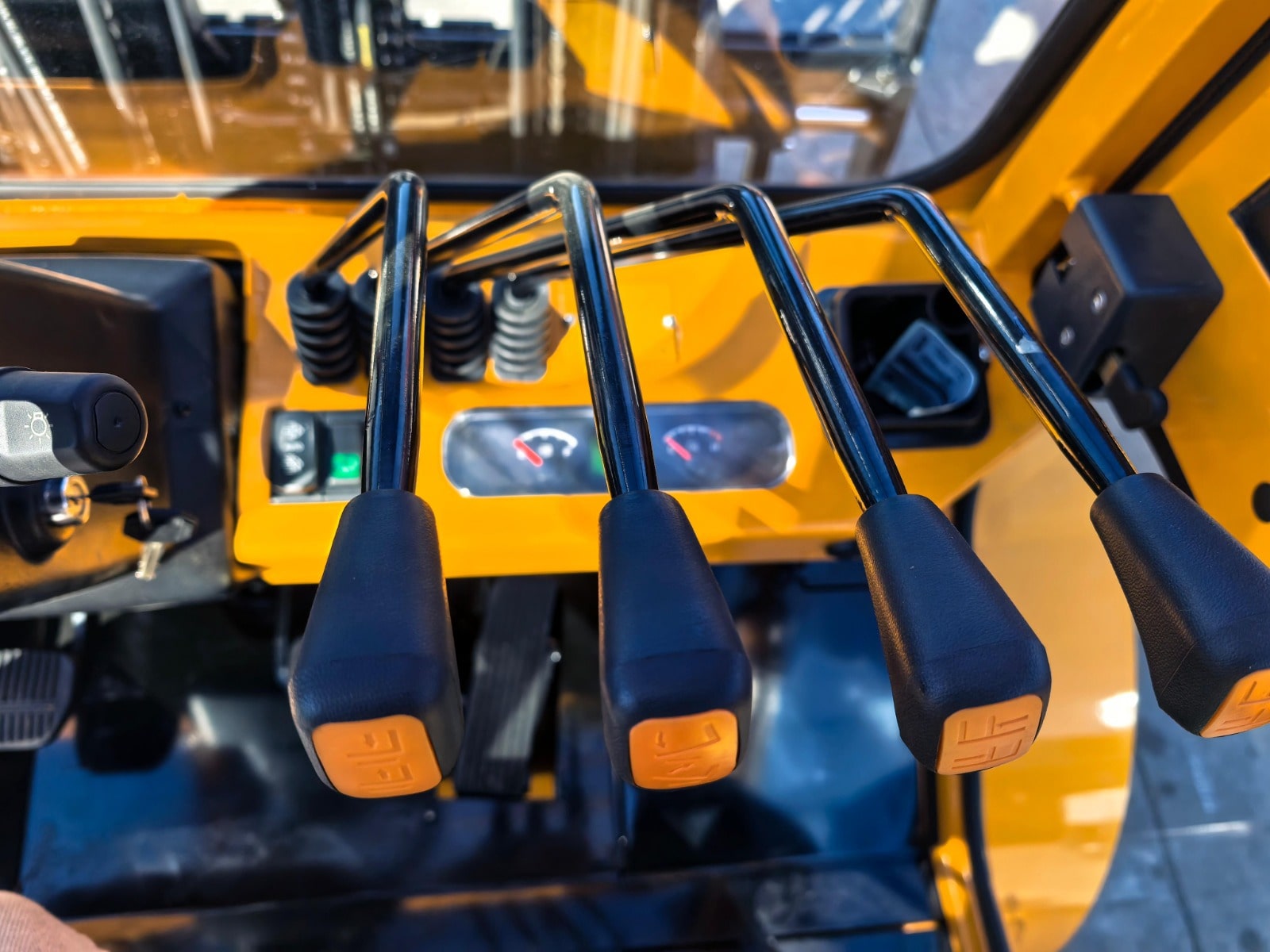 UYC CPDC35-TR 3.5 TON KUBOTA MOTORLU